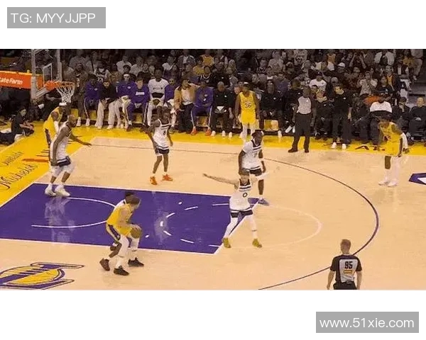 NBA动态:比尔赛季报销湖人迎詹姆斯复出,独行侠交易东契奇持续高光